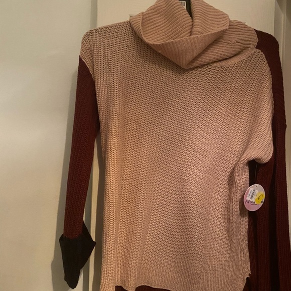 Sweater - Picture 4 of 7